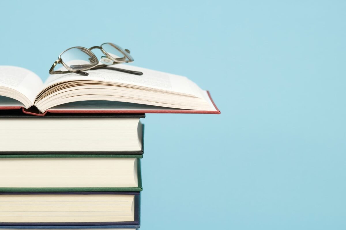 Libros sobre la mesa